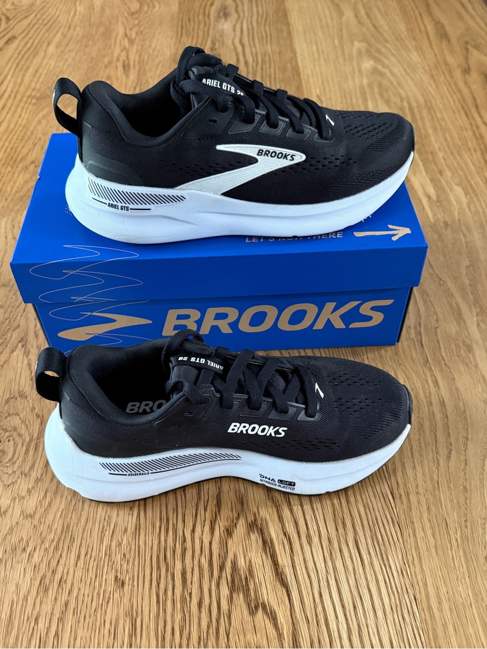 NEW Brooks Black and White 6.5 M Women's Running Sneakers